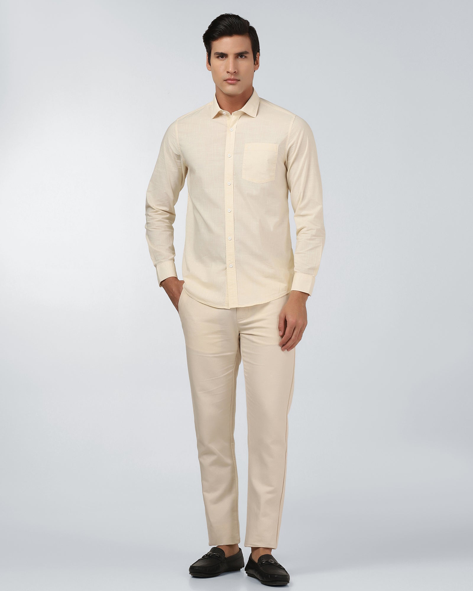 Off White Solid Shirt - Gobert