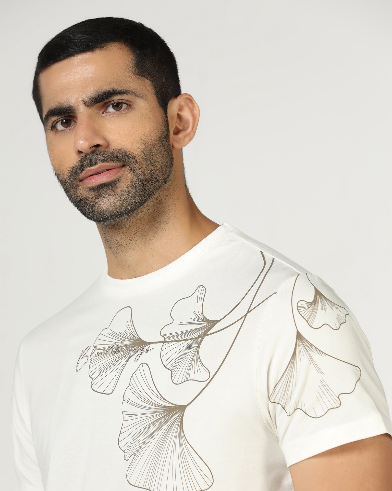 Off White Crew Neck Solid T-Shirt - Roxx