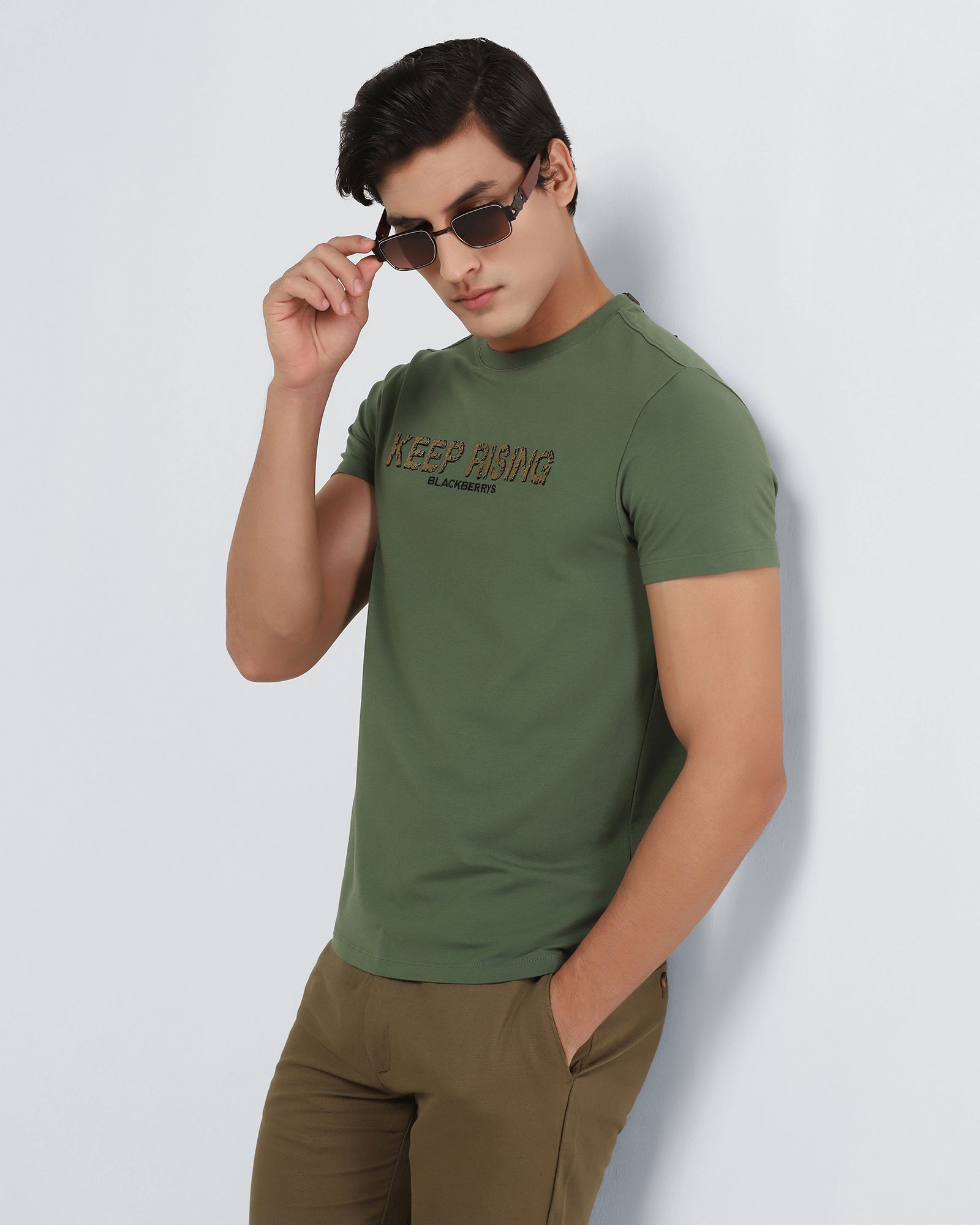 Olive Gree Crew Neck Solid T-Shirt - Rising