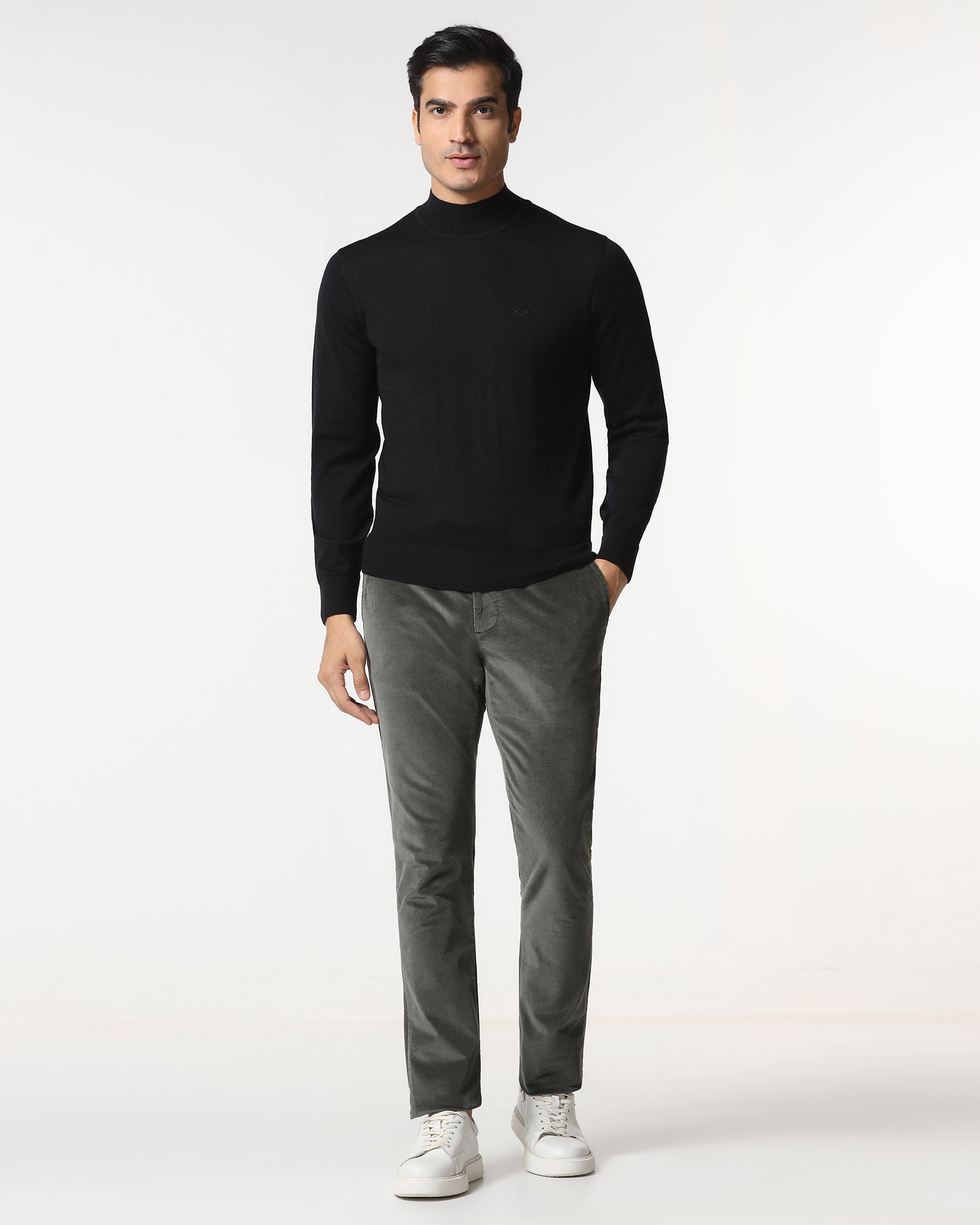 Olive Corduroy Solid Khakis - Gerone