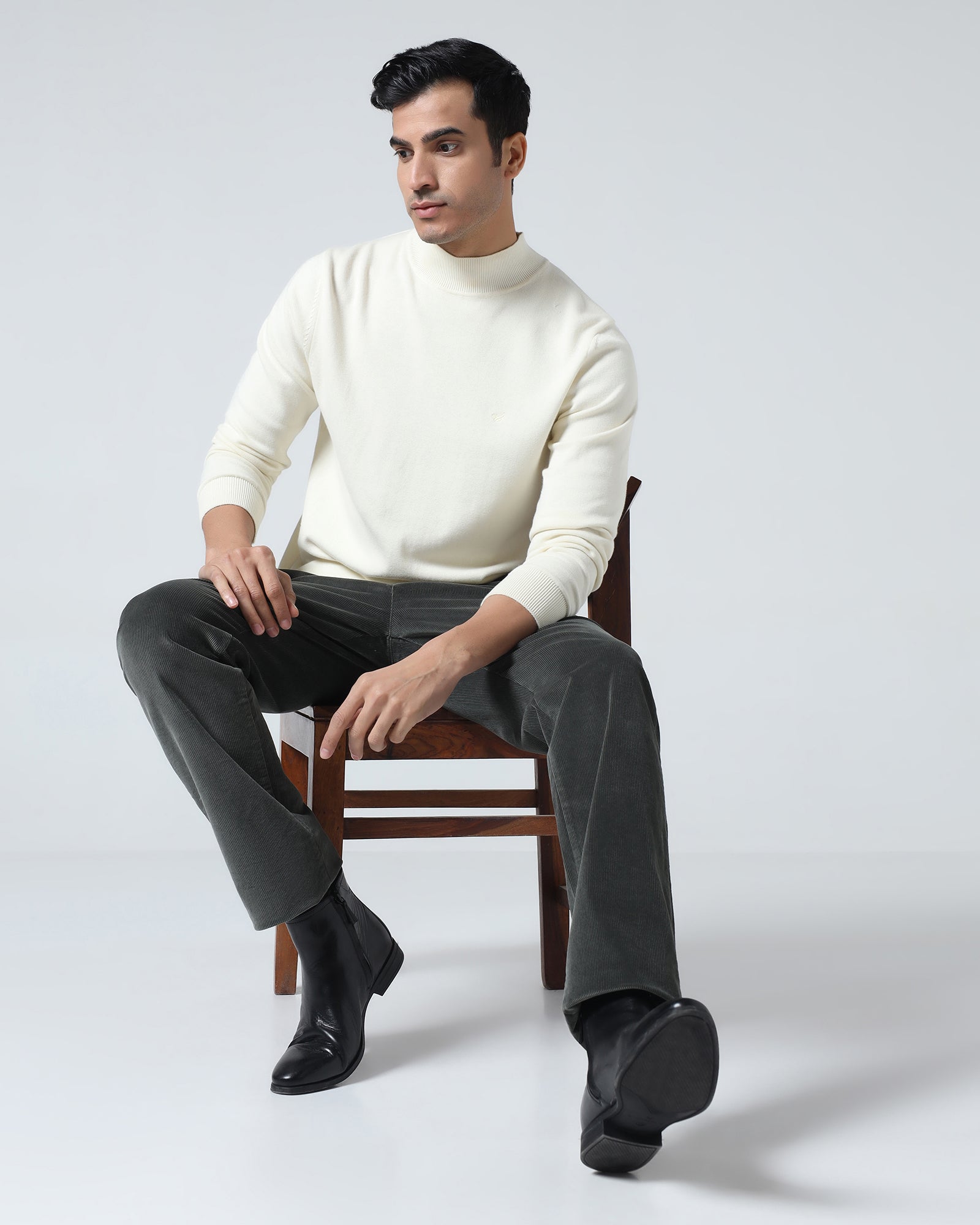 Olive Corduroy Solid Khakis - Magne