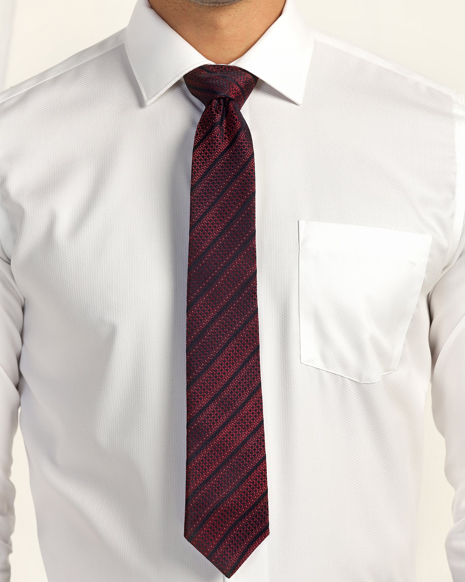 maroon necktie