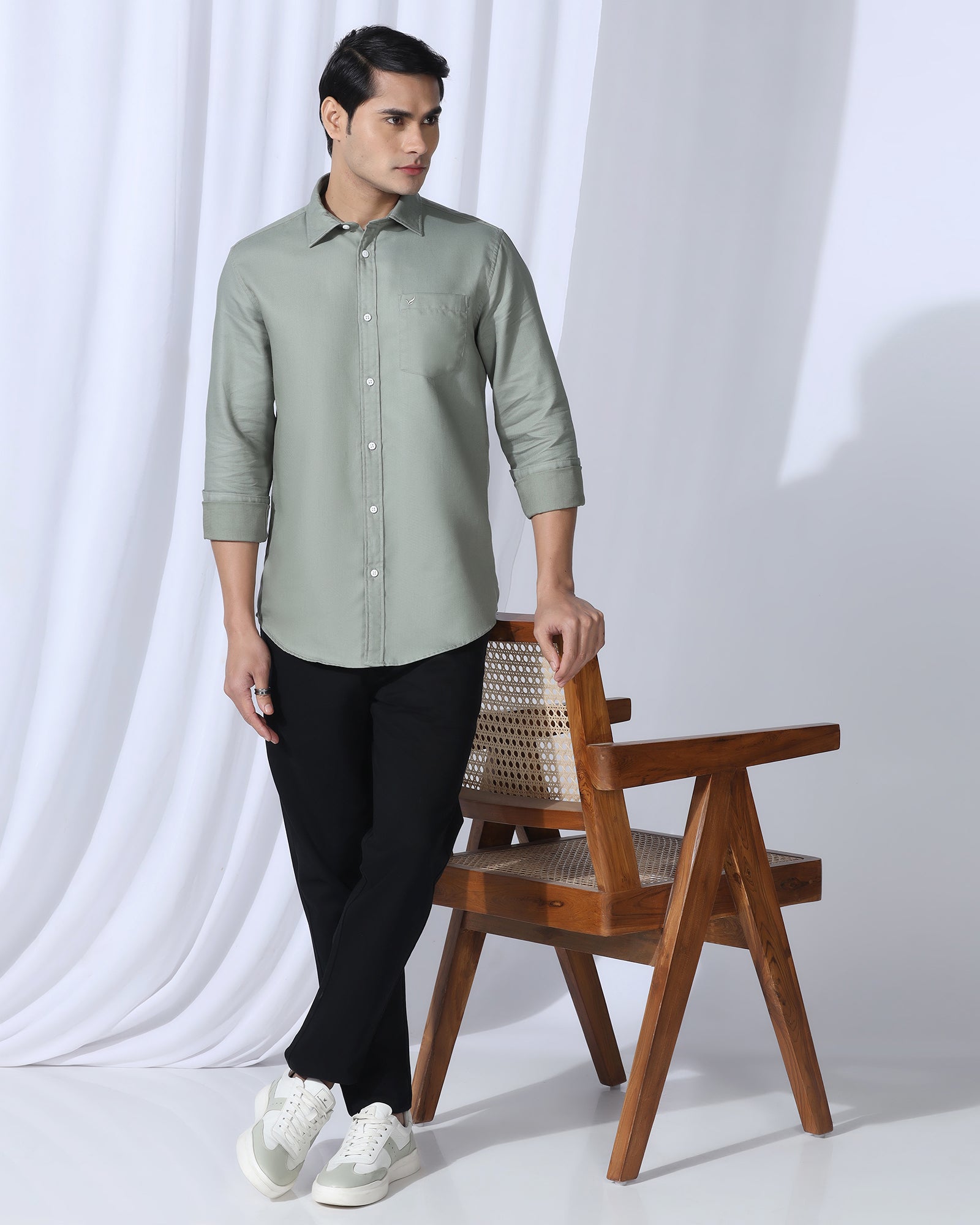 Sneaker Fit Casual Black Solid Khakis - Hudson