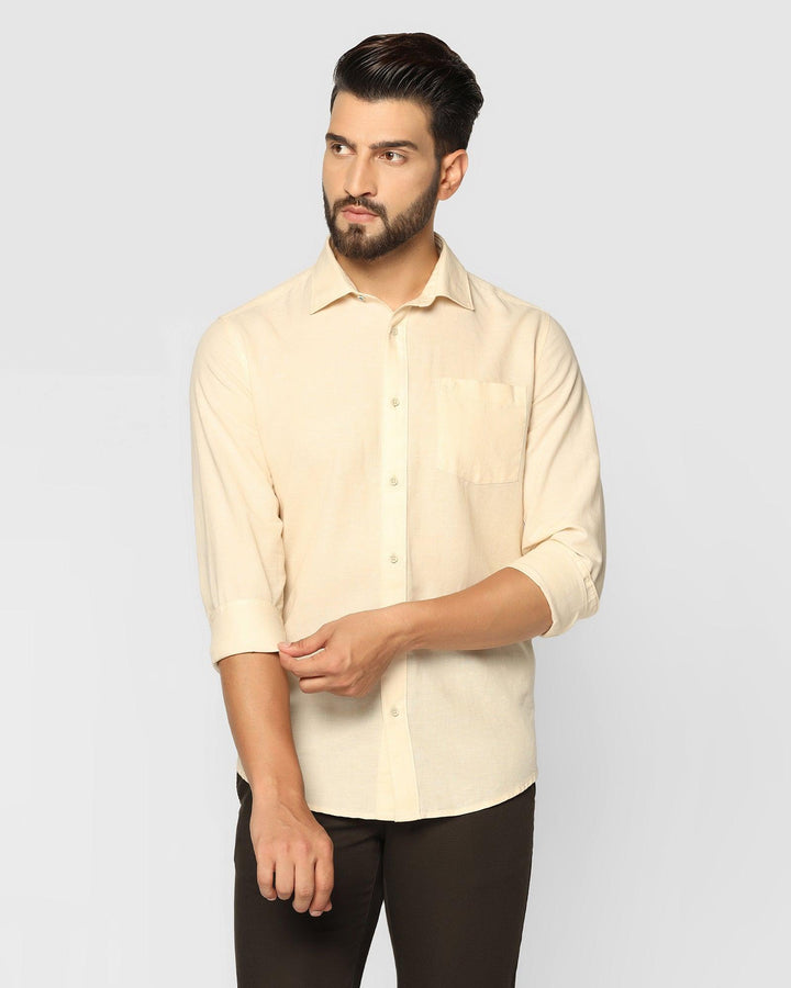 Casual Beige Solid Shirt - Lang