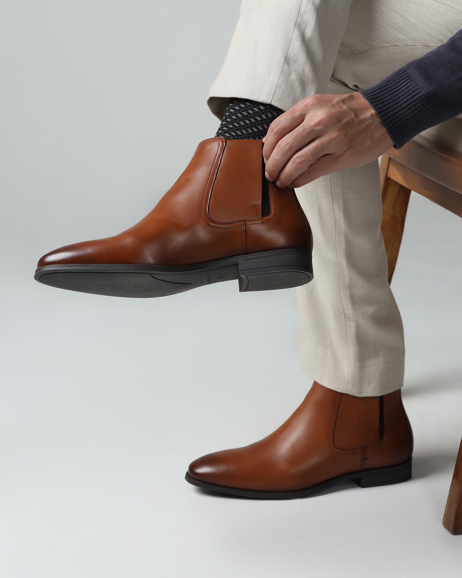 Tan Leather Boots With Zipper - Wrayy