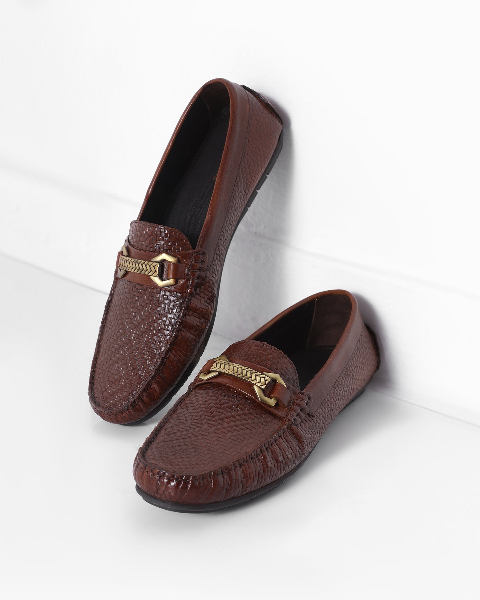 Tan Solid Loafers Shoes - Willyy