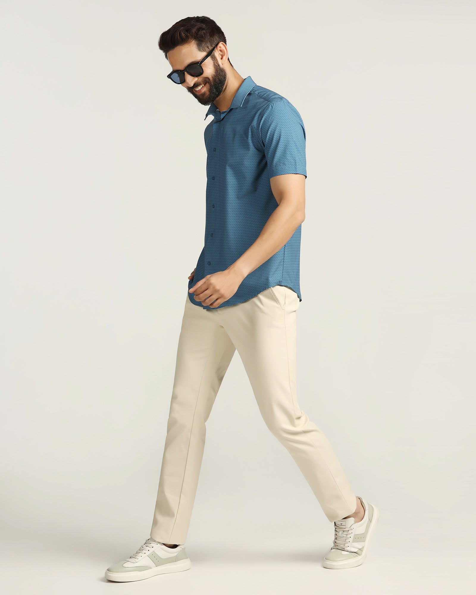 TechPro Slim Fit B-91 Casual Beige Solid Khakis - Sandy