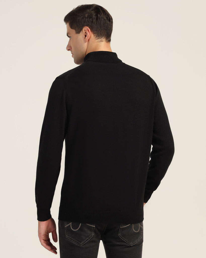 Turtle Neck Black Solid Sweater - Lake