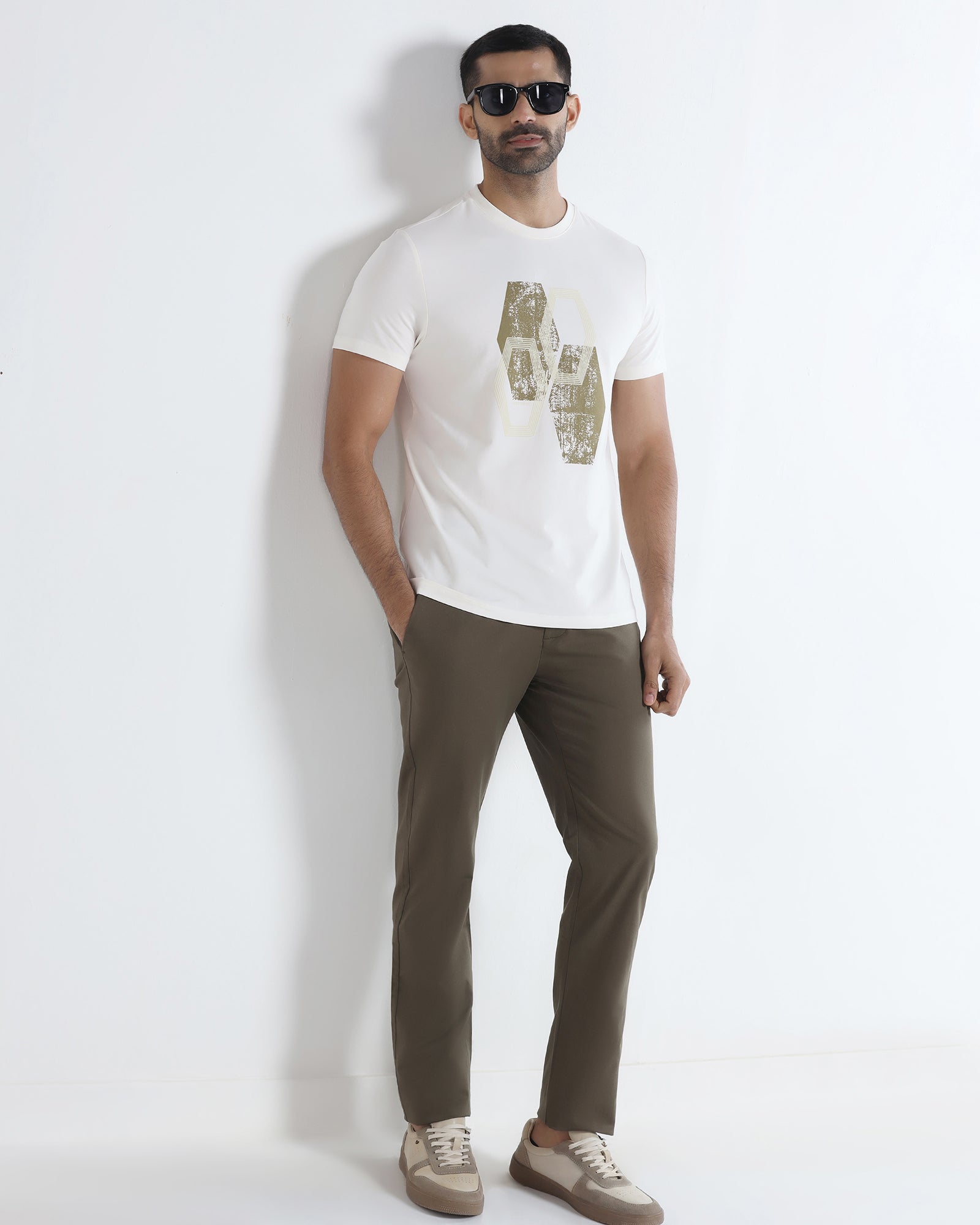 White Crew Neck Printed T-Shirt - Moaning