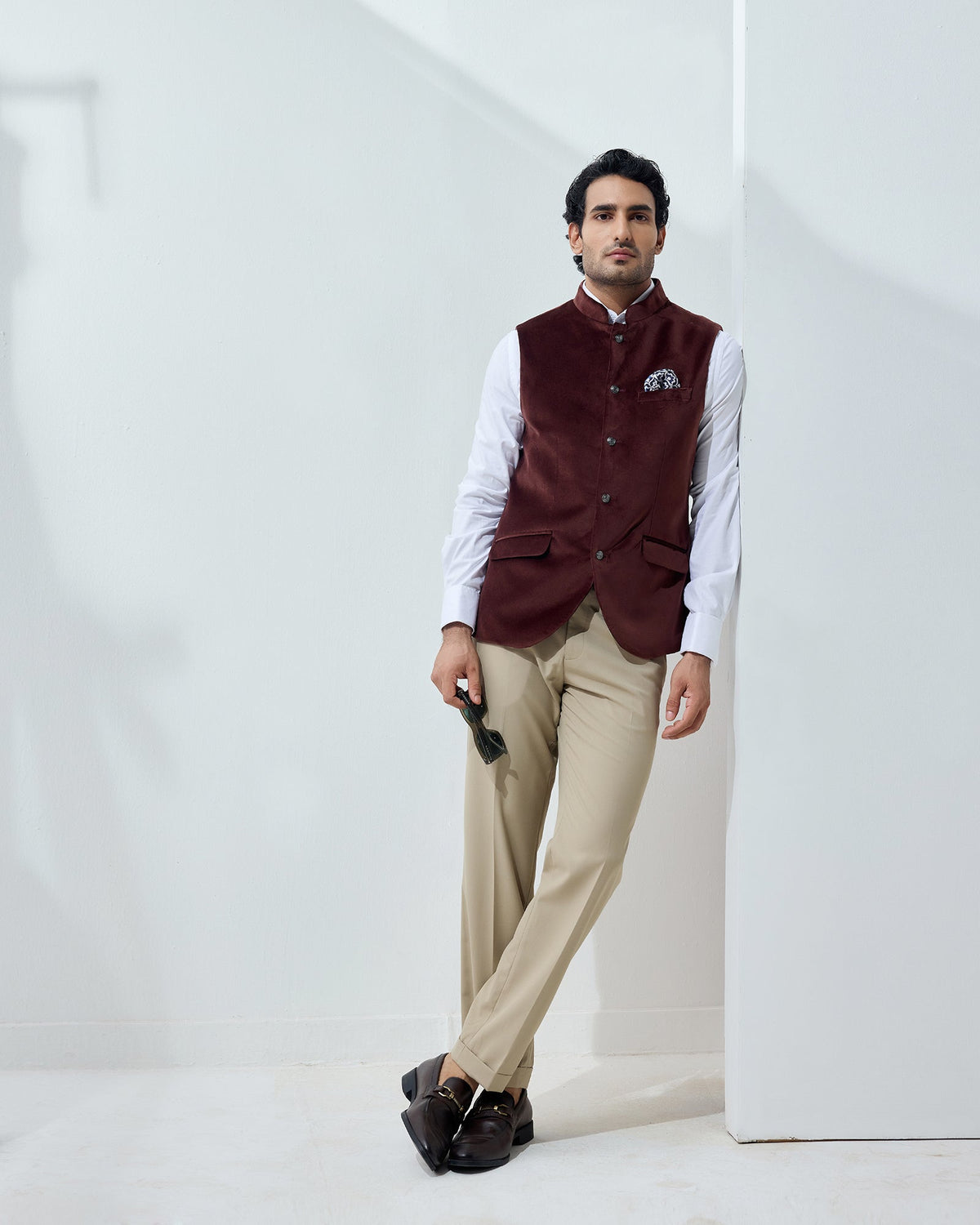 Brown Solid Waistcoat - Neveger