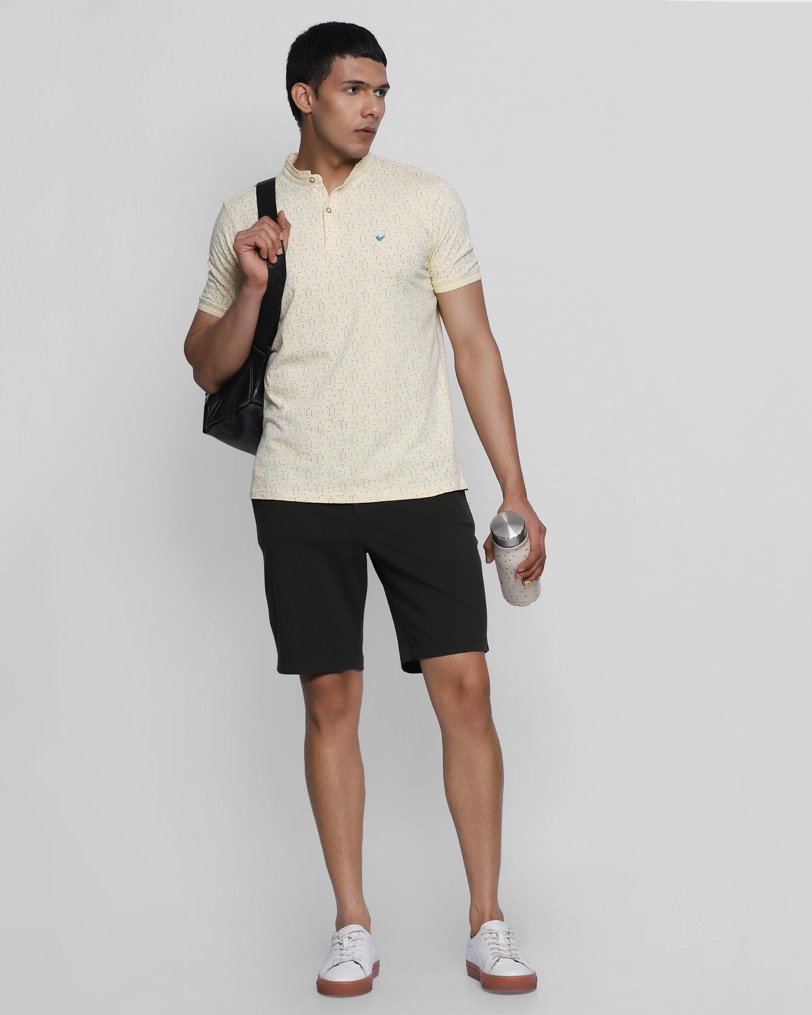Casual Olive Solid Shorts - Iris
