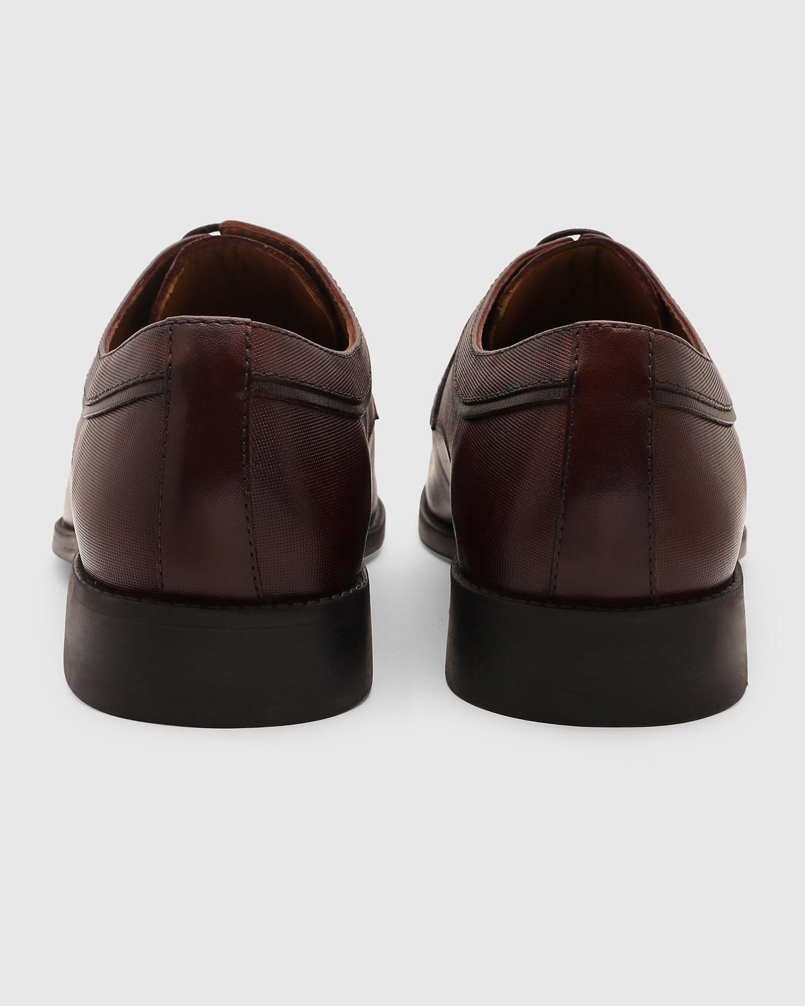 Leather Tan Solid Derby Shoes - Quddor
