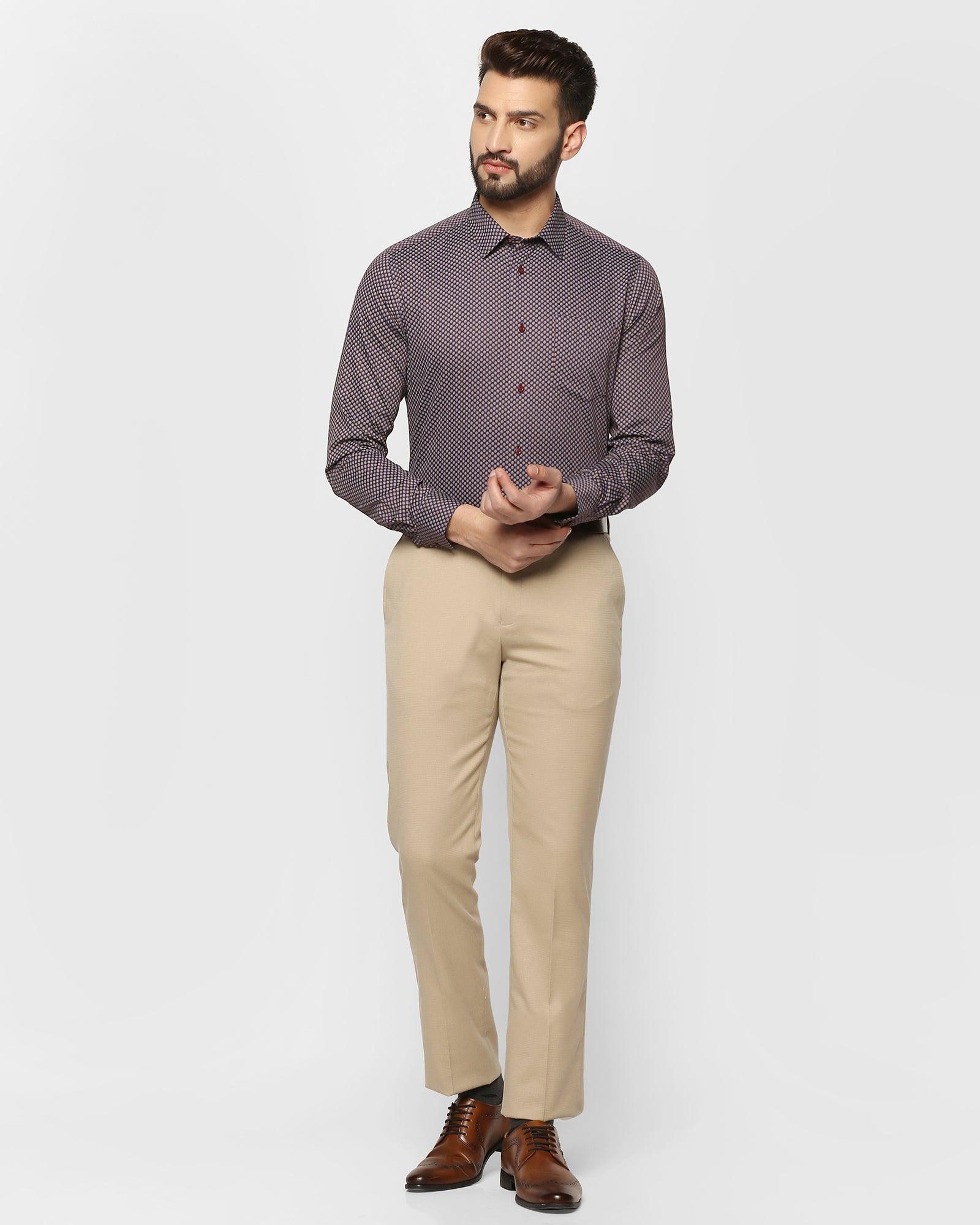 7 trendy ways to style your beige chinos (2024)