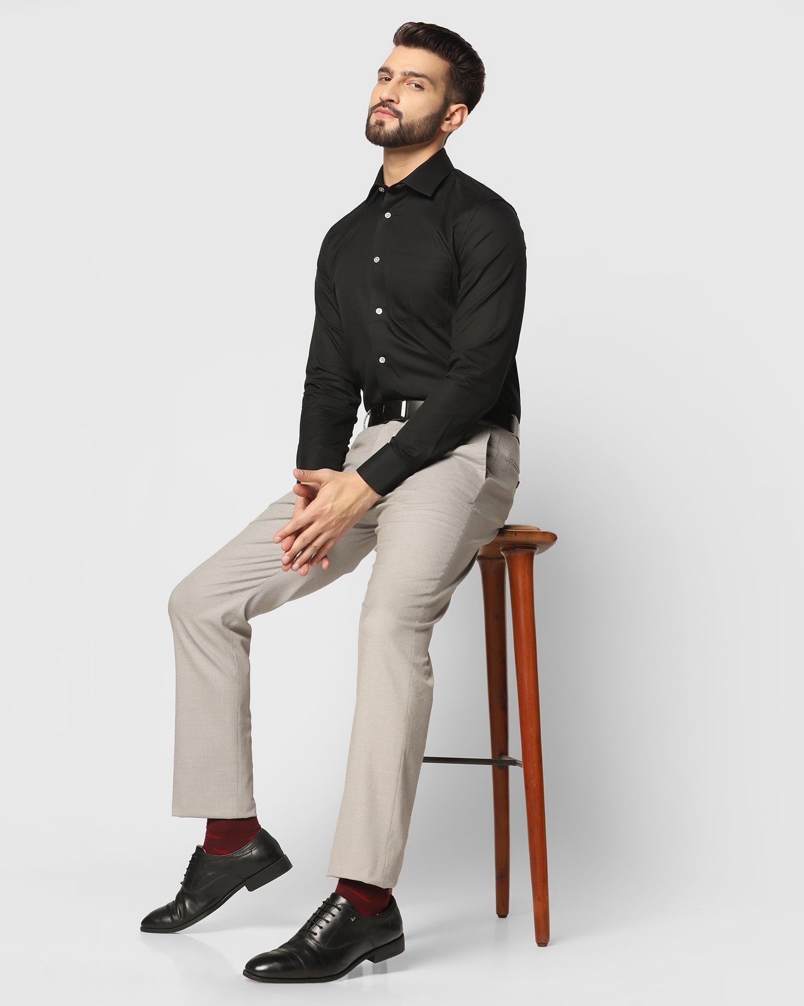 Men's Black Short Sleeve Shirt, Khaki Chinos, Brown Leather Derby Shoes |  Lookastic