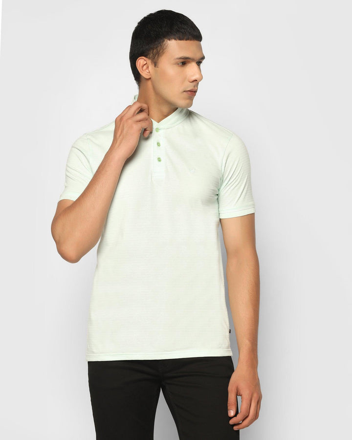 Stylized Collar Pastel Green Textured T-Shirt - Kore