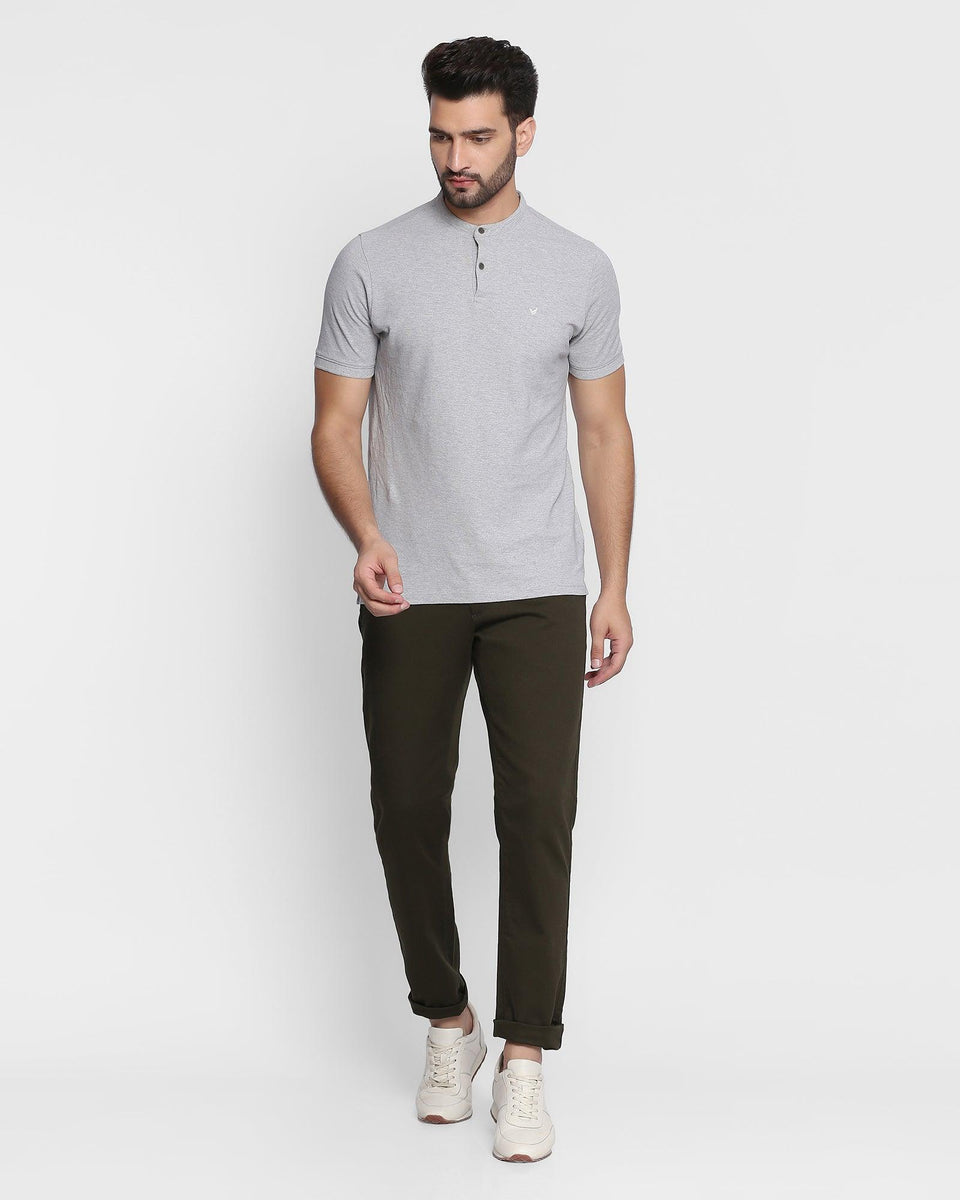 Textured Casual Khakis In Olive Phoenix Fit (Skin)