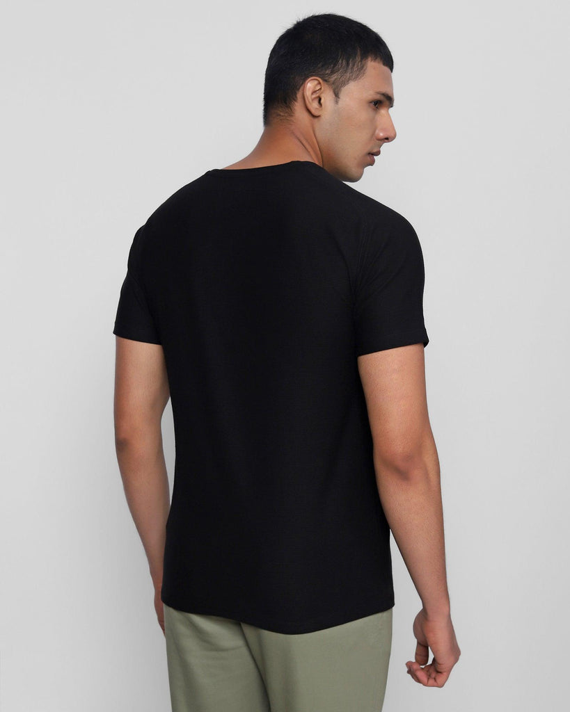 Crew Neck Black Solid T-Shirt - Wall