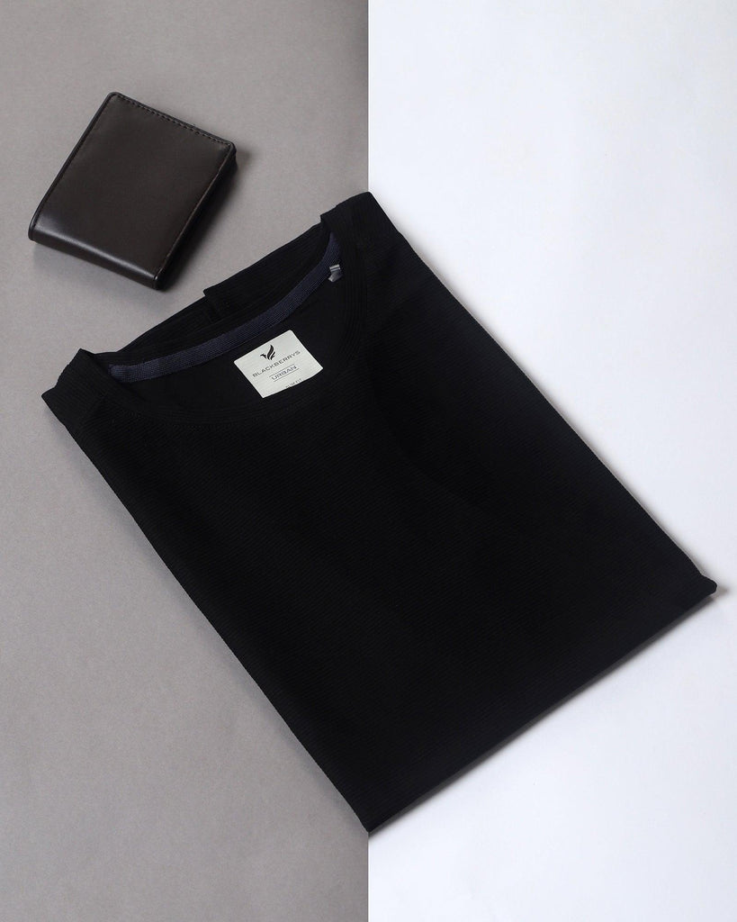 Crew Neck Black Solid T-Shirt - Wall